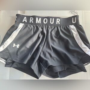 Under Armour Women's Black Athletic Shorts with liner